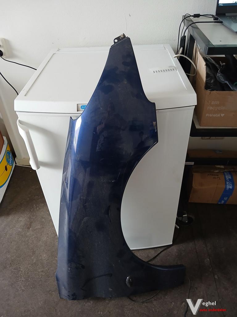 Peugeot 206 5drs 1.4/16v Voorscherm RV donkerblauw '07