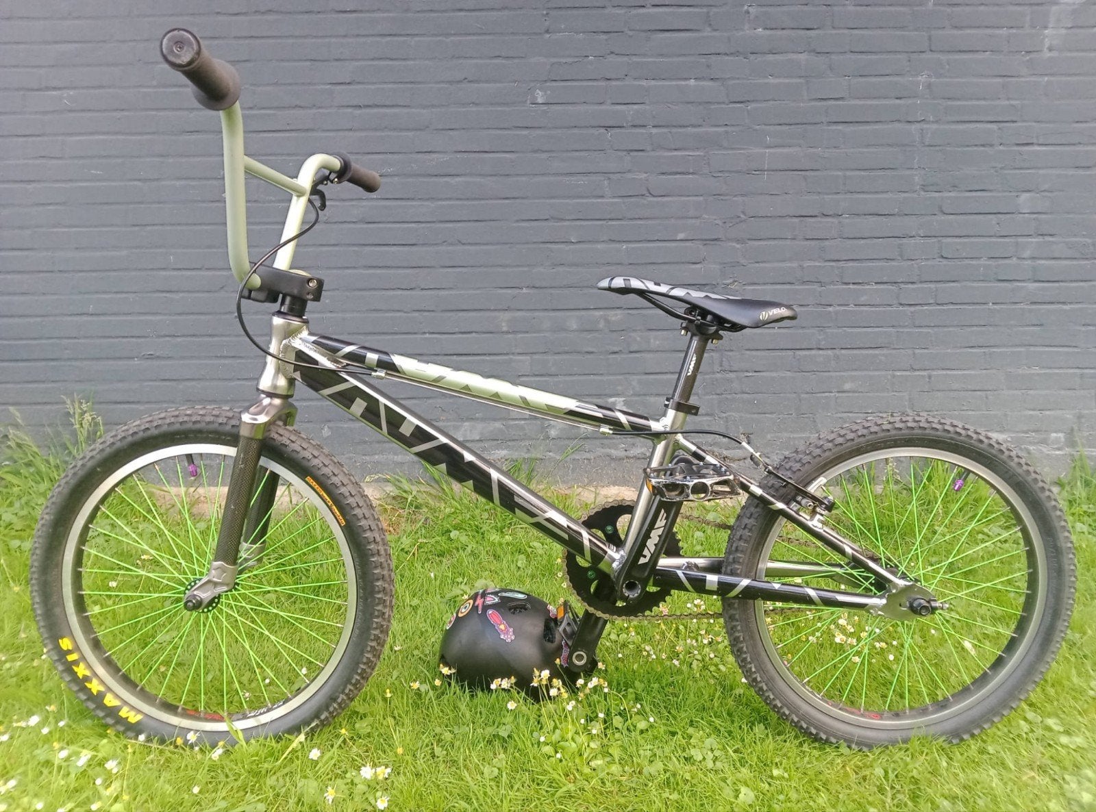 UMF Brad Race Pro XXL BMX Fiets - Zo goed als nieuw, Fietsen en Brommers, Ophalen, Velgrem, 20 tot 24 inch, Aluminium