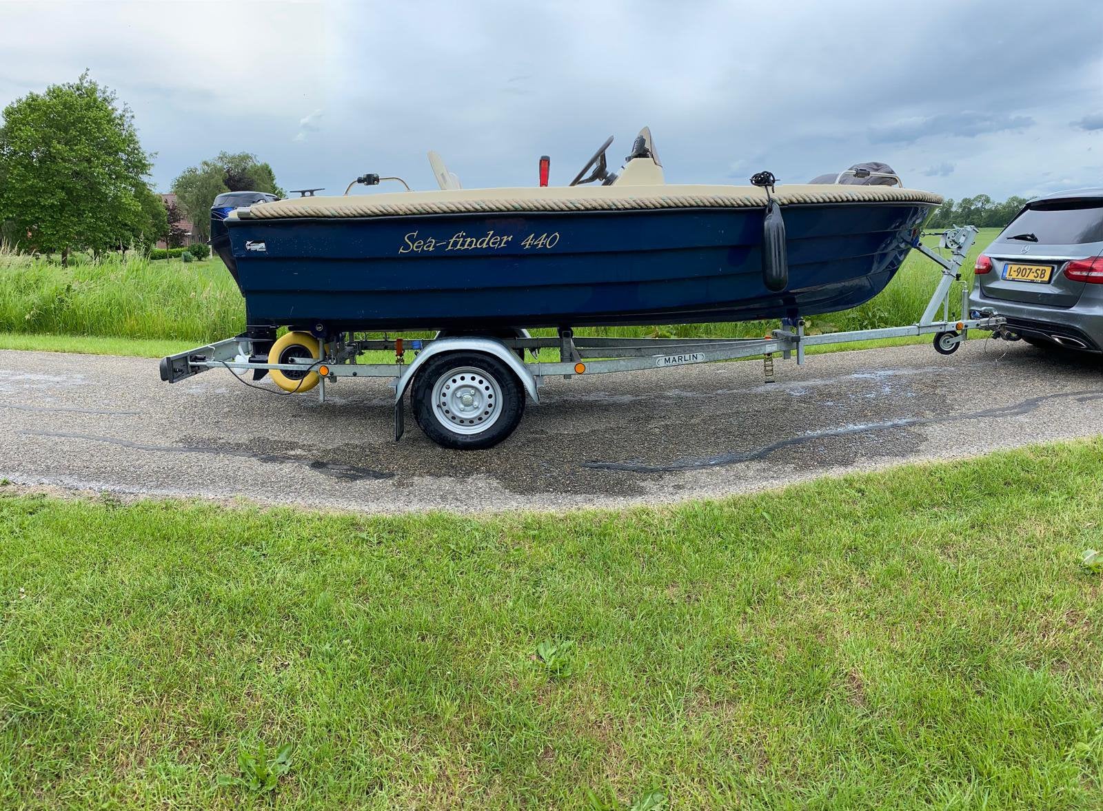 Sea finder 4.40m toer/visboot met 15pk Tohatsu BBM, Ophalen, Gebruikt, Buitenboordmotor, Trailer