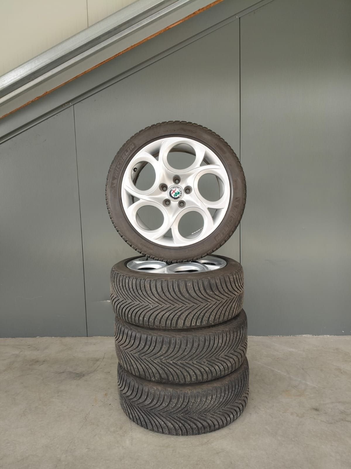 17” Alfa Romeo velgen met Michelin winterbanden, Ophalen, Gebruikt, -, -