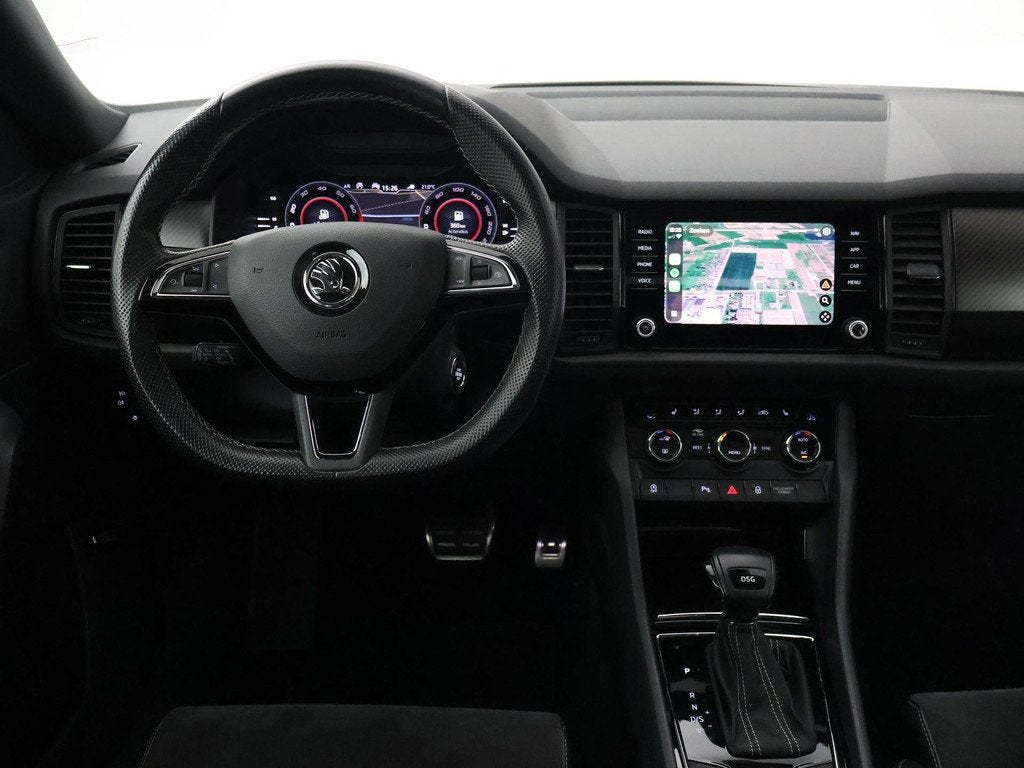 Skoda Kodiaq 1.5 TSI SPORTLINE 7-PERSOONS STEEL GREY + TREKH, Auto's, Skoda, 4 cilinders, 150 pk, Origineel Nederlands, Bedrijf