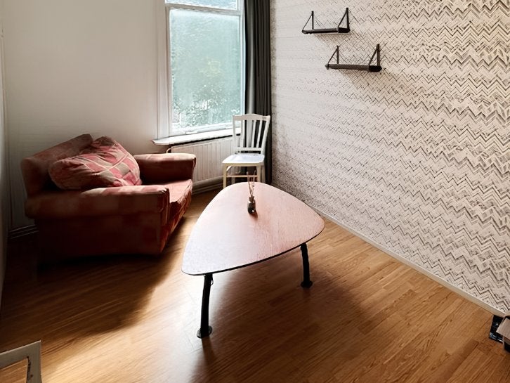 GRATIS Comfortabele stoel & Salontafel!, Ophalen, Gebruikt, 75 tot 100 cm, 50 tot 75 cm