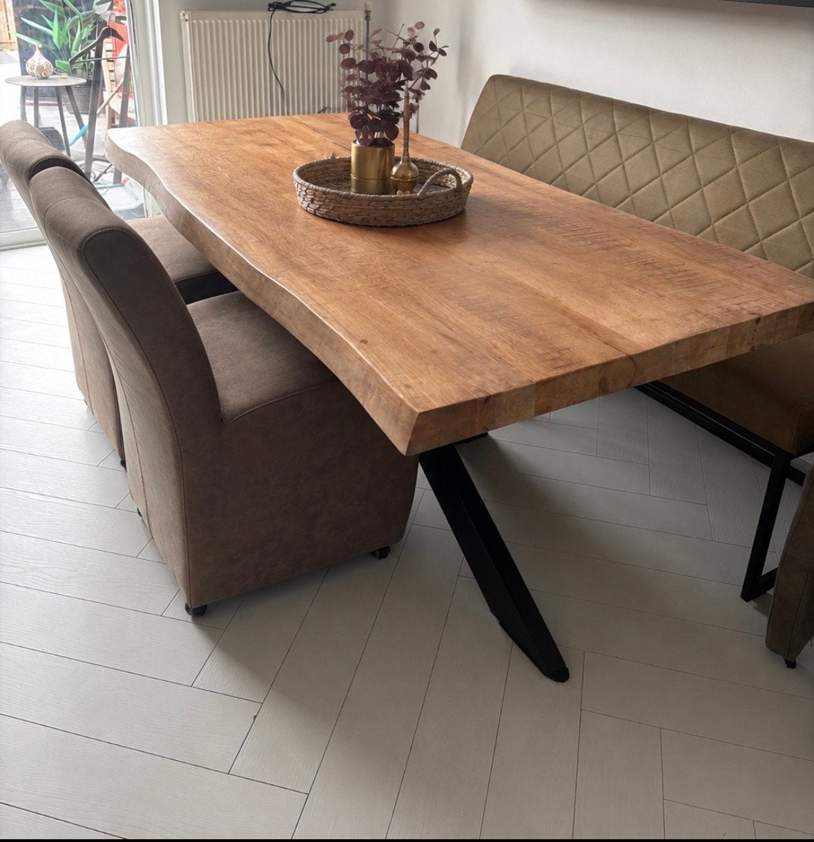 Eethoek met robuuste mangohouten tafel en bank, Huis en Inrichting, Tafels | Eettafels, Ophalen, Gebruikt, 50 tot 100 cm, 150 tot 200 cm