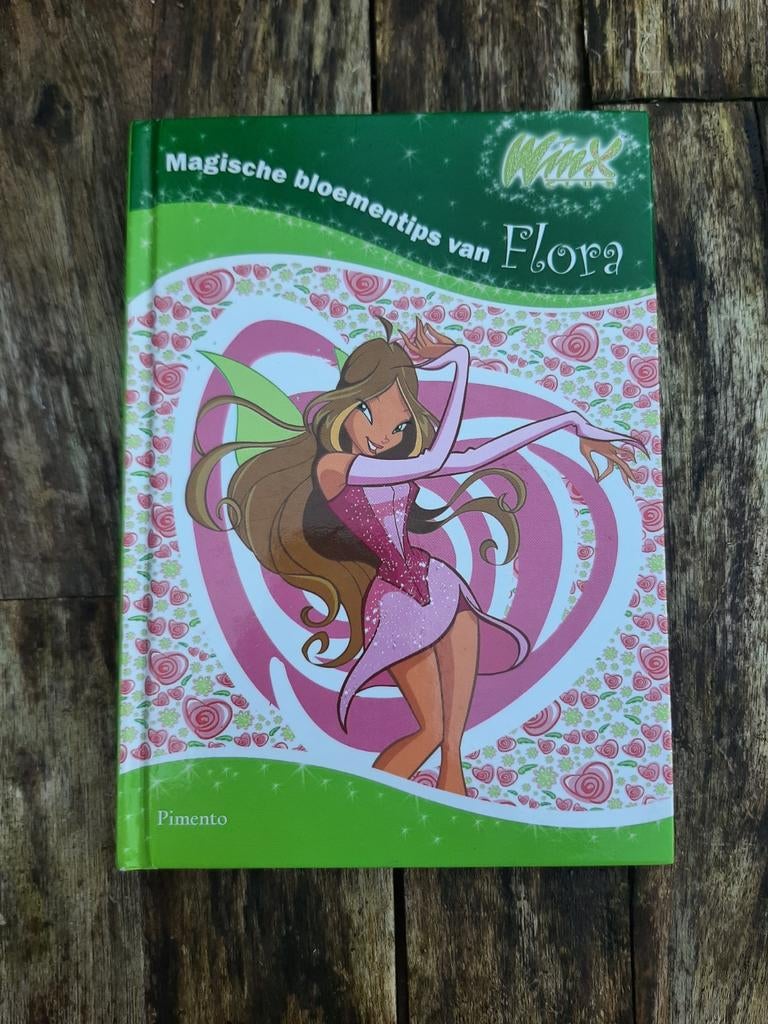Magische bloementips van flora winxclub boek winx club, Ophalen of Verzenden, Fictie algemeen