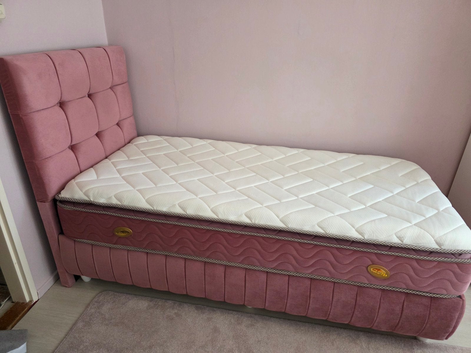 Roze eenpersoonsbed met opbergruimte en matras, Huis en Inrichting, Slaapkamer | Bedden, 90 cm, Ophalen of Verzenden, Zo goed als nieuw