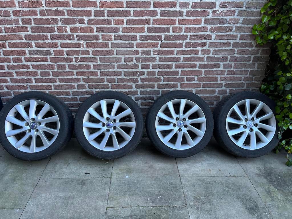 Volvo 17 inch velgen met banden, Ophalen, Banden en Velgen, 17 inch, Zomerbanden