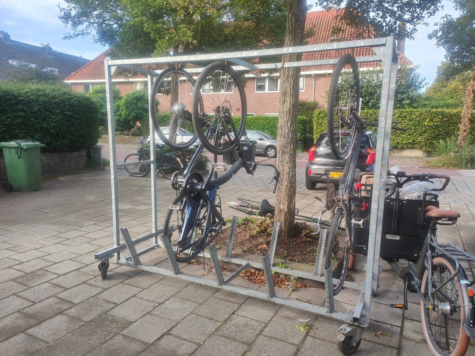 Stevig fietsenrek voor 9 fietsen op wielen - Gebruikt, Ophalen, Gebruikt