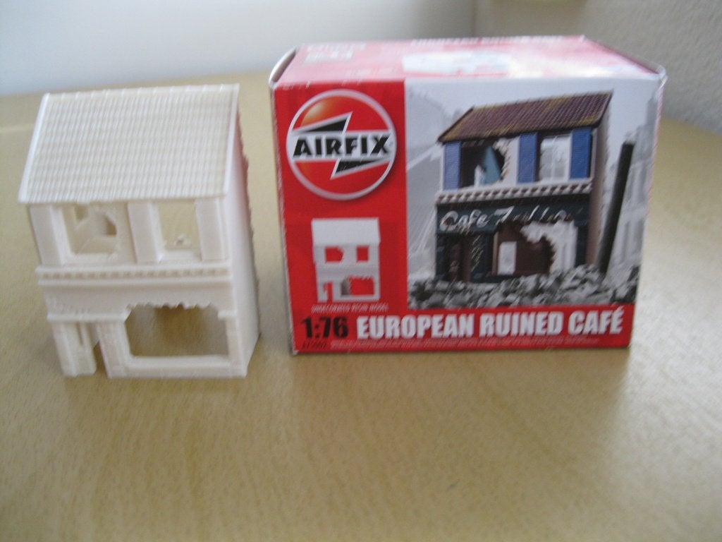 Airfix  verwoest Frans cafe, Hobby en Vrije tijd, Ophalen of Verzenden, Nieuw, 1:50 of kleiner, Diorama