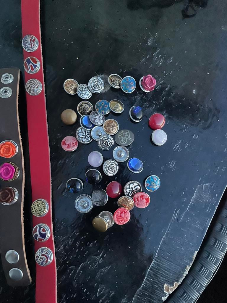 Babouche Leren armbanden met drukkers, Ophalen, Zo goed als nieuw, Leer