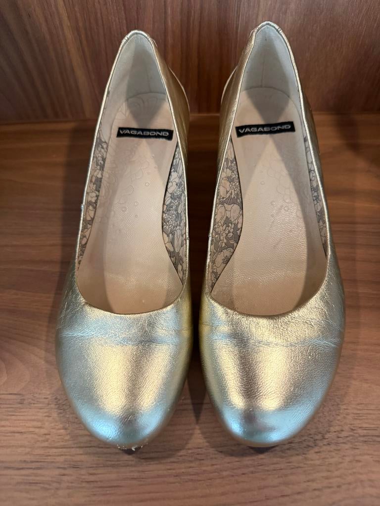 Vagabond gouden ballerina's met lage hak, Kleding | Dames, Schoenen, Ophalen of Verzenden, Gedragen, Overige kleuren, Ballerina's