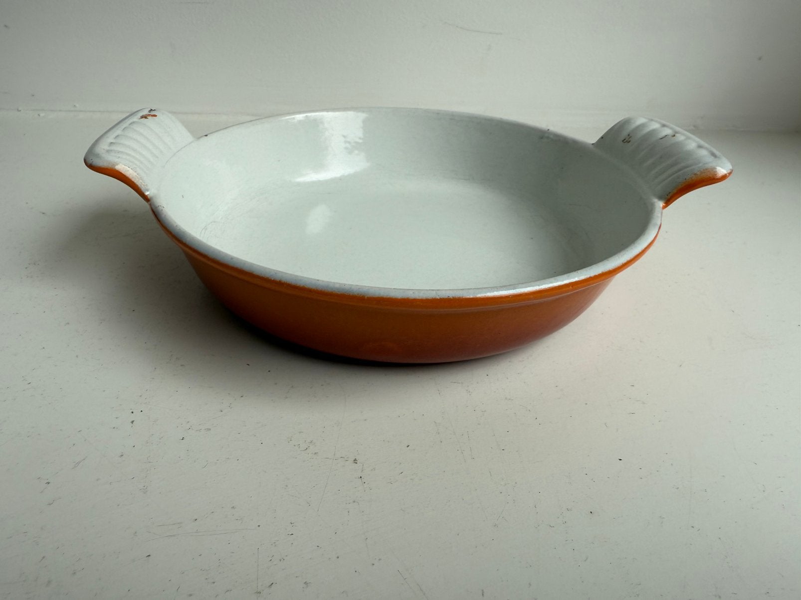 Gietijzeren emaille ovenschaal Holland oranje, Huis en Inrichting, Keuken | Potten en Pannen, Ophalen of Verzenden, Gebruikt, Gietijzer
