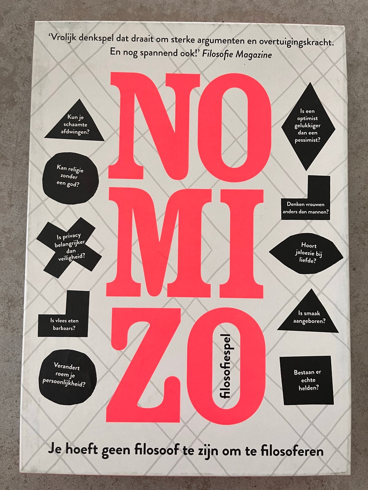 Nomizo Filosofiespel - Nooit gespeeld, Hobby en Vrije tijd, Ophalen of Verzenden, Zo goed als nieuw