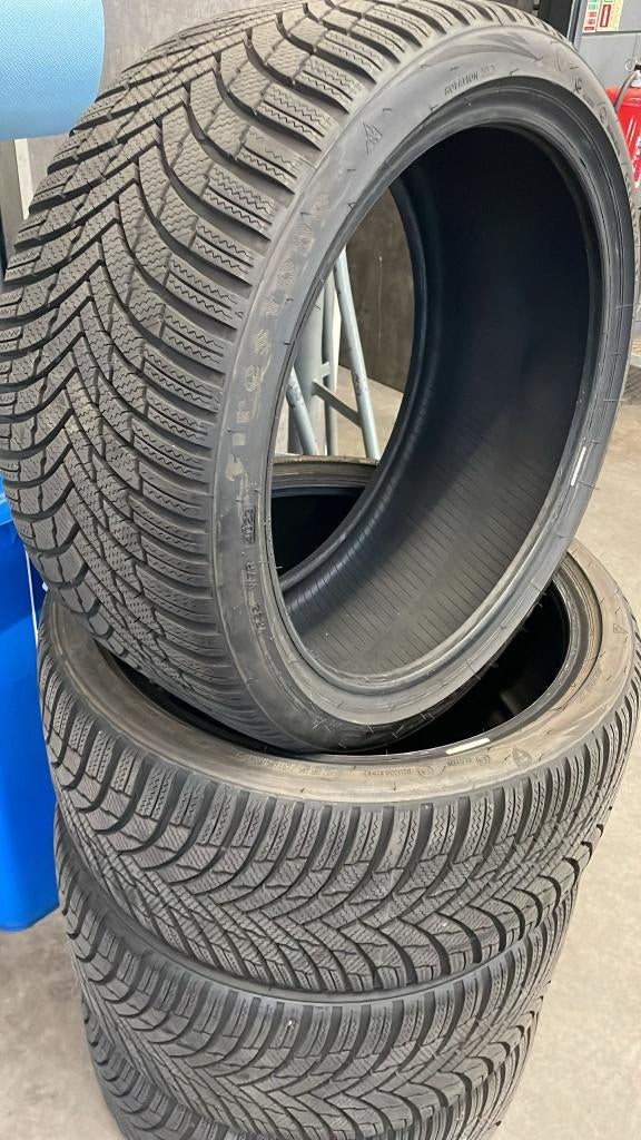 Winterbanden Firestone 255/35R19 96V + 4x Pirelli195/65r16, Auto-onderdelen, Banden en Velgen, Gebruikt, 255 mm, Banden en Velgen