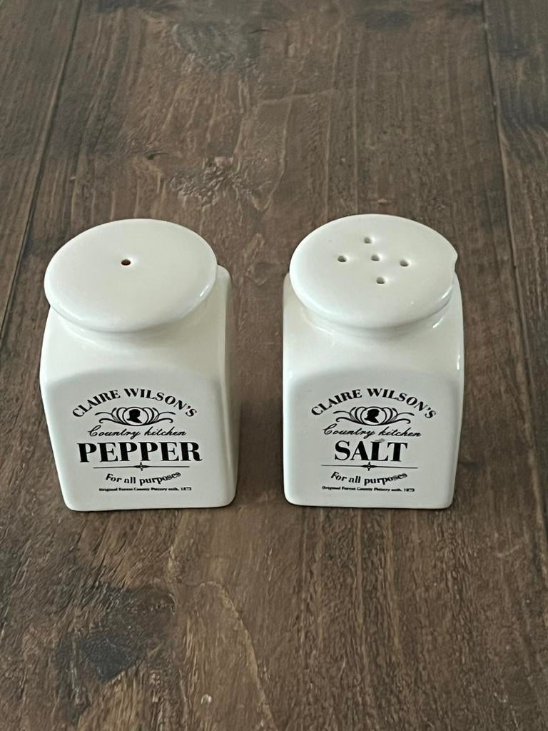 Claire Wilson’s ‘Salt & Pepper’. Vintage, Huis en Inrichting, Keuken | Servies, Ophalen of Verzenden, Gebruikt, Overige stijlen