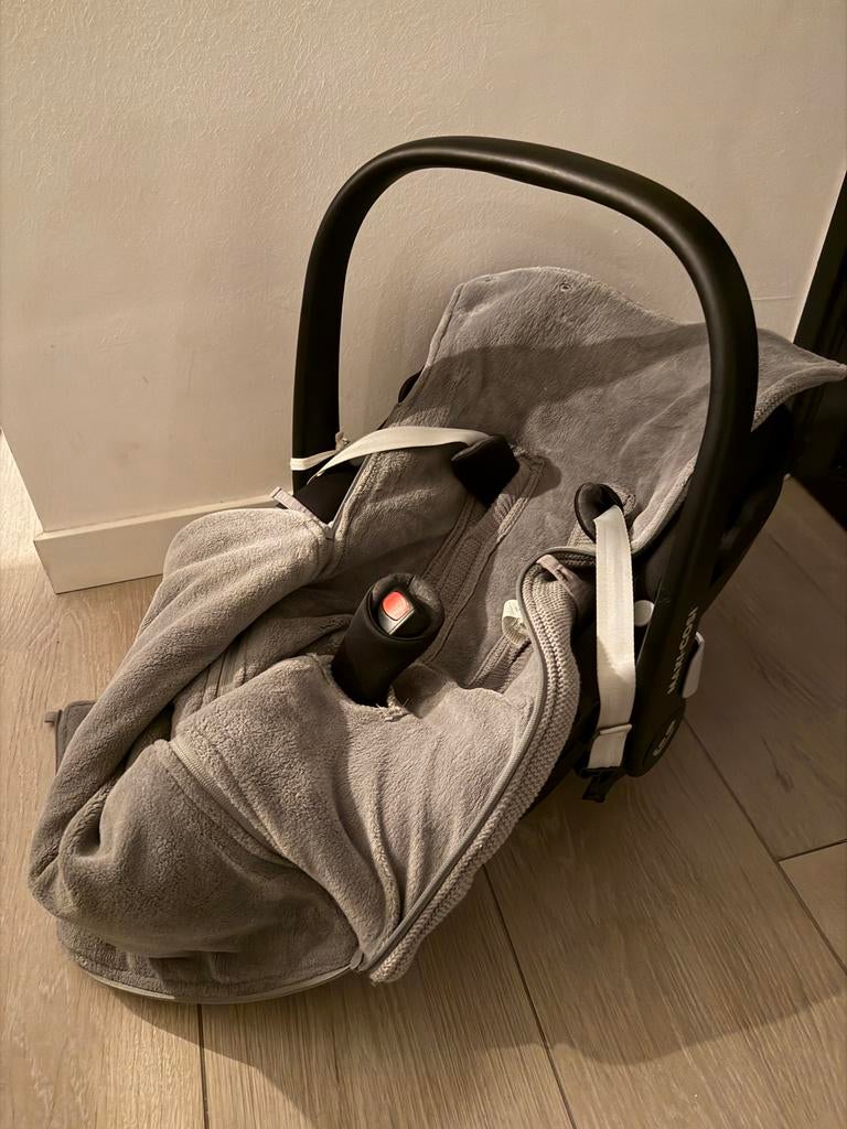 Maxi-Cosi Pebble 360 Autostoel inc warme jolein zak, Ophalen, Autogordel of Isofix, Zijbescherming, Zo goed als nieuw