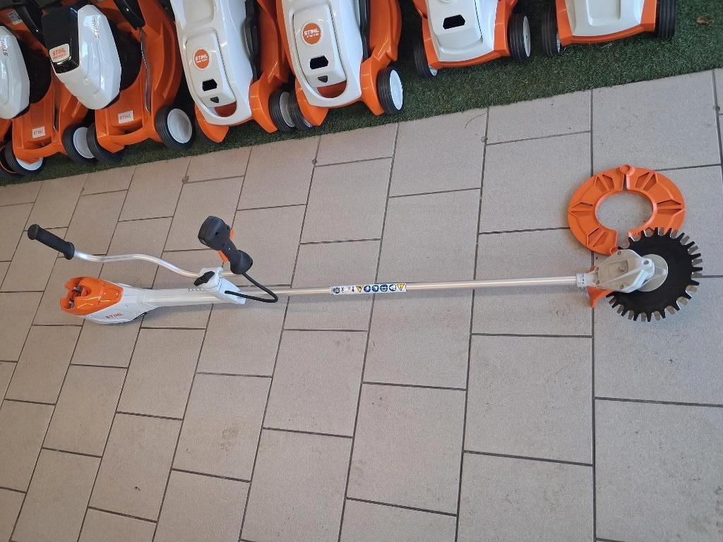 Stihl RGA 140 onkruidknipper  (AP accu-systeem). 30% korting, Ophalen, Zo goed als nieuw, Stihl