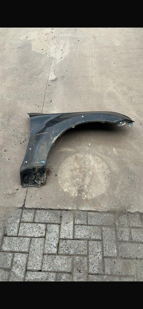 spatbord links en rechts mitsubishi pajero 2006 tot 2021, Ophalen of Verzenden, Voor, Mitsubishi, Spatbord