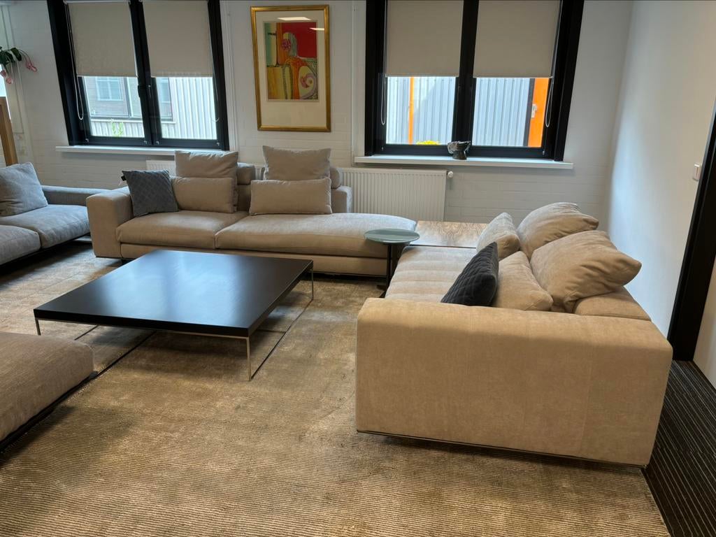 Minotti Freeman lichtgrijs compositie incl tafel & kussens, Huis en Inrichting, Ophalen of Verzenden, Zo goed als nieuw, Vierpersoons of meer