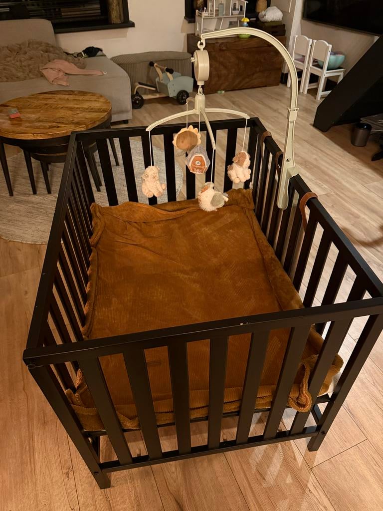 Zwarte box 100x74 incl. Baby’s Only & Little Dutch muziek, Kinderen en Baby's, Ophalen, Zo goed als nieuw, Rechthoekig, In hoogte verstelbaar
