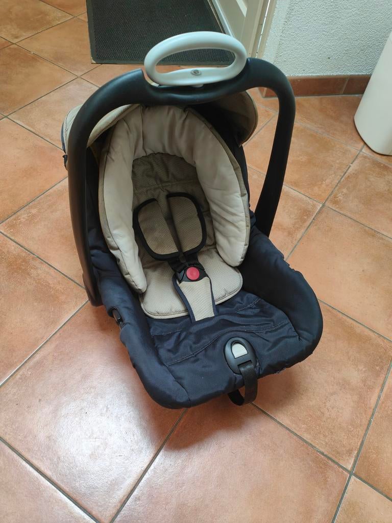 Mutsy Maxi-Cosi autostoel blauw/beige + baby insert, Kinderen en Baby's, Autostoeltjes, Gebruikt, Maxi-Cosi, 0 t/m 13 kg, Autogordel