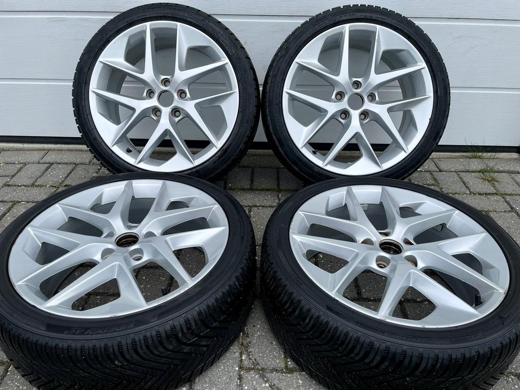 18 Inch Originele Seat Leon FR Velgen 225/40/18 5x112 !!!, Auto-onderdelen, Banden en Velgen, 18 inch, Banden en Velgen, 225 mm
