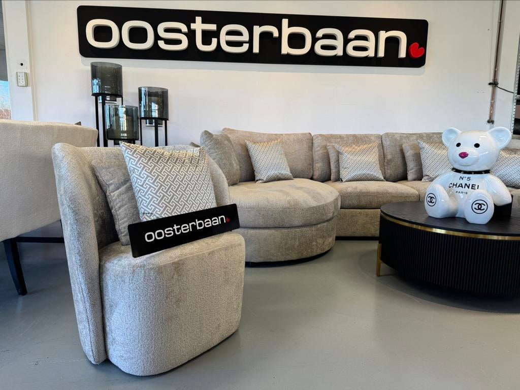 Luxe Fautueil Lola Beige Sand - NIEUW - Oosterbaan, Huis en Inrichting, Fauteuils, Oosterbaan, Info@oosterbaanwonen.nl, Nieuw