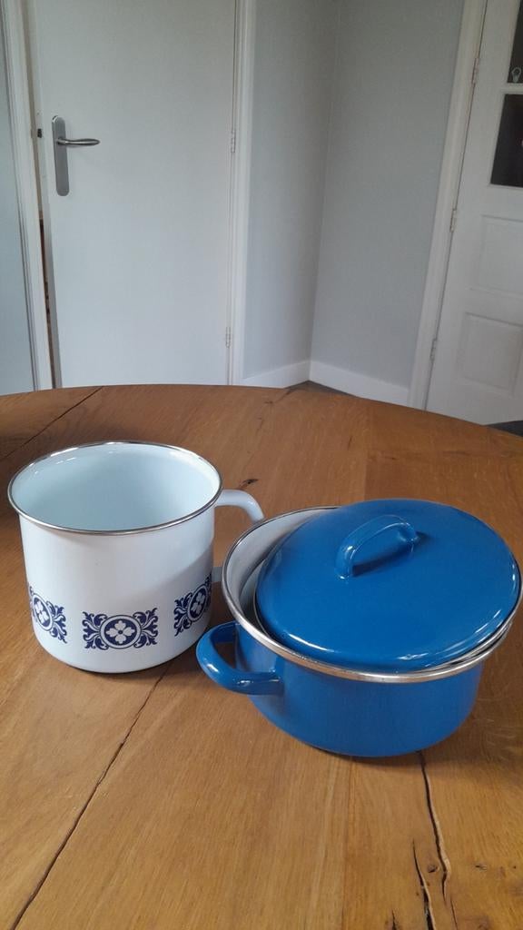 2 Vintage/Retro geëmailleerde kookpannetjes, 1 met deksel., Ophalen, Overige materialen