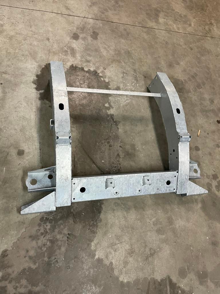 Land Rover discovery 2 , achterbalk/crossmember chassis, Ophalen of Verzenden, Nieuw, Land Rover