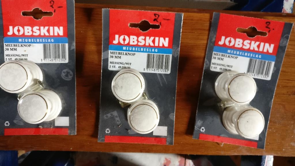 6 Nieuwe witte meubelknoppen. Nieuwprijs €2,00., Huis en Inrichting, Kasten | Overige, Ophalen of Verzenden, Nieuw