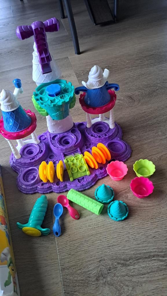 Play doh kitchen ijs taart maker en extra.s, Ophalen of Verzenden, Zo goed als nieuw, Jongen of Meisje