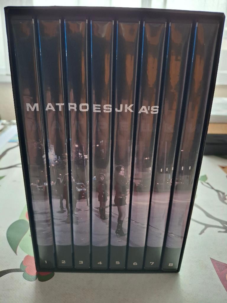 Matroeskja's  Indringende Vlaamse serie over vrouwenhandel, Maffia en Misdaad, Vanaf 16 jaar, Boxset, Ophalen of Verzenden