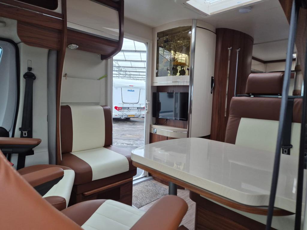Specialist in bekleding van caravans & campers – Op maat, Diensten en Vakmensen, Reparatie en Onderhoud | Caravans en Campers