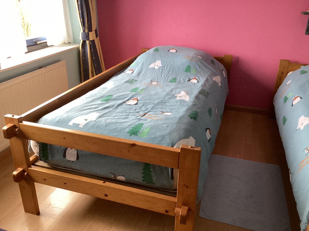 Grenen bed, Gebruikt, 90 cm, Eenpersoons, Bruin