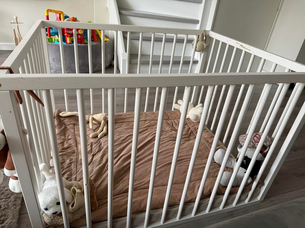 Babybox met matras en boxkleed, Kinderen en Baby's, Boxen, Ophalen of Verzenden, Zo goed als nieuw, Vierkant, In hoogte verstelbaar