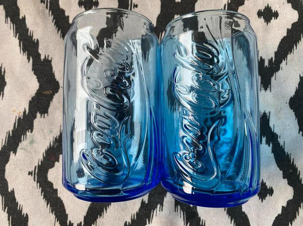 2 Blauwe Coca-Cola Glazen McDonald's, Huis en Inrichting, Keuken | Servies, Ophalen, Glas of Glazen, Gebruikt, Glas