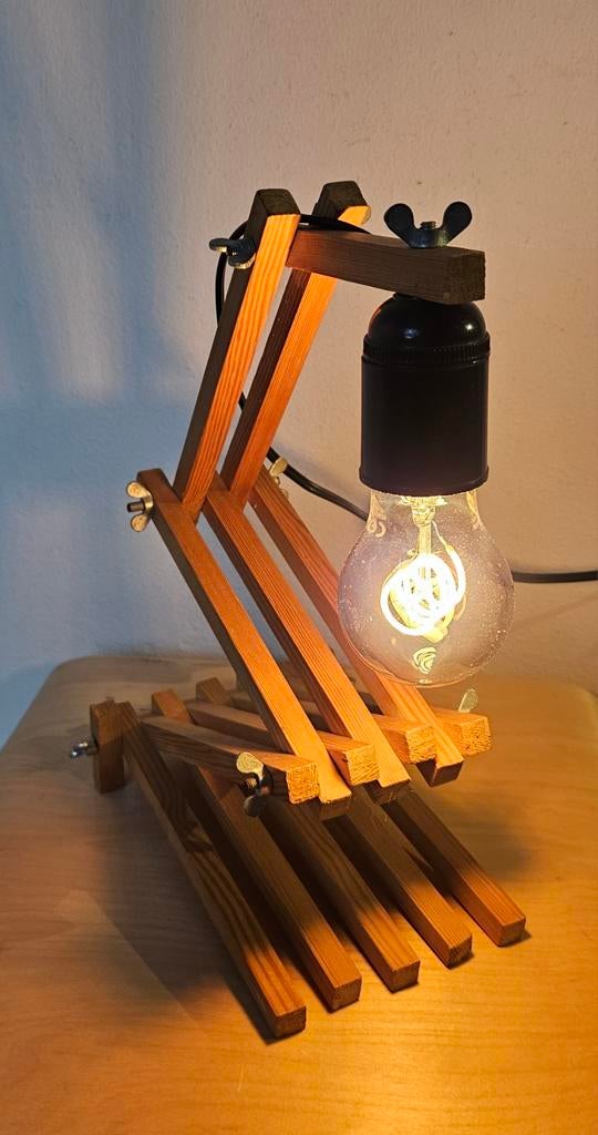 Zeer aparte lamp . Veel mogelijkheden zodat er iedere keer e, Ophalen of Verzenden
