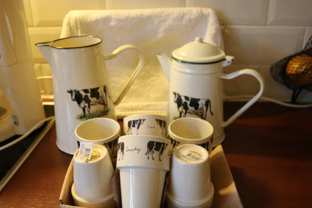 Jet servies / Country cows / zwart bonte koe onderdelen, Huis en Inrichting, Keuken | Servies, Overige typen, Nieuw, Ophalen of Verzenden