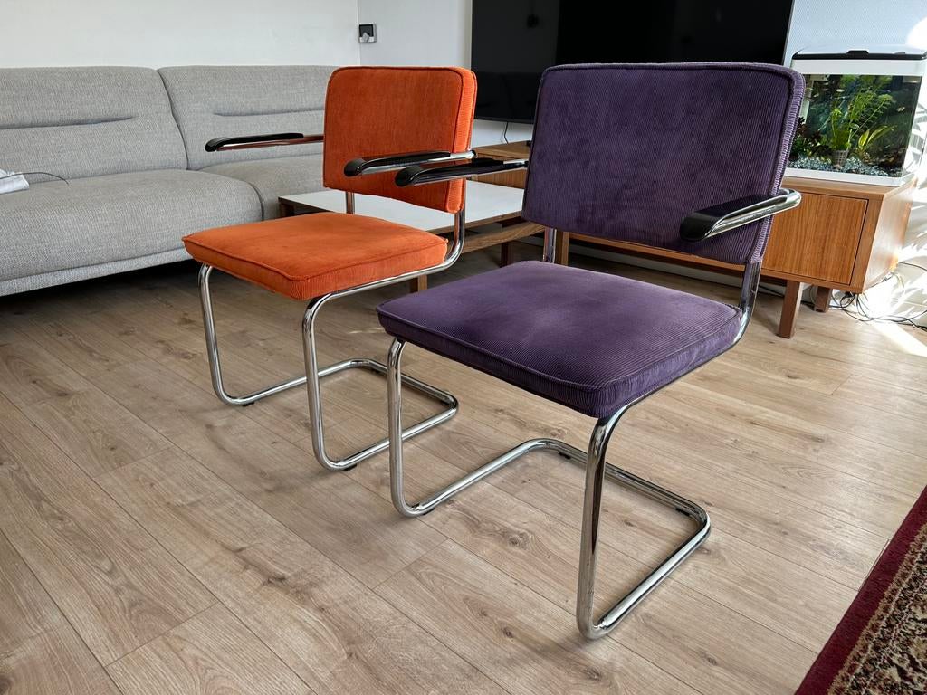 Set van 2 Zuiver ribstof eetkamerstoelen met armleuningen, Ophalen of Verzenden, Zo goed als nieuw, Stof, Twee