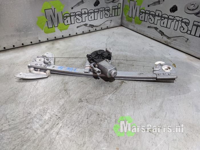 Ruitmechaniek 2Deurs links-voor van een Peugeot 107, Gebruikt, -, -, Ophalen of Verzenden