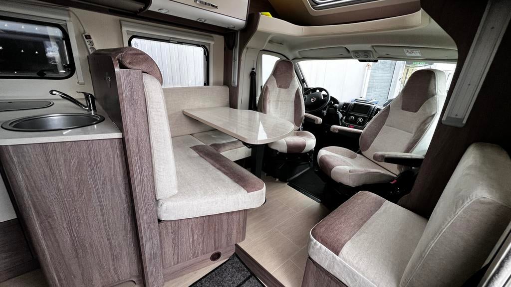 Vakkundige bekleding vR caravan, camper, Nieuw of renovatie, Garantie, Interieur