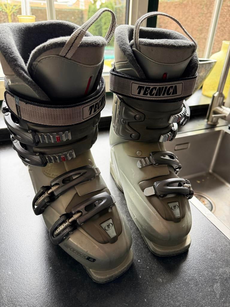 Ski's 145 cm & skischoenen maat 36, Sport en Fitness, Skiën en Langlaufen, 140 tot 160 cm, Gebruikt, Skiën, Ski's