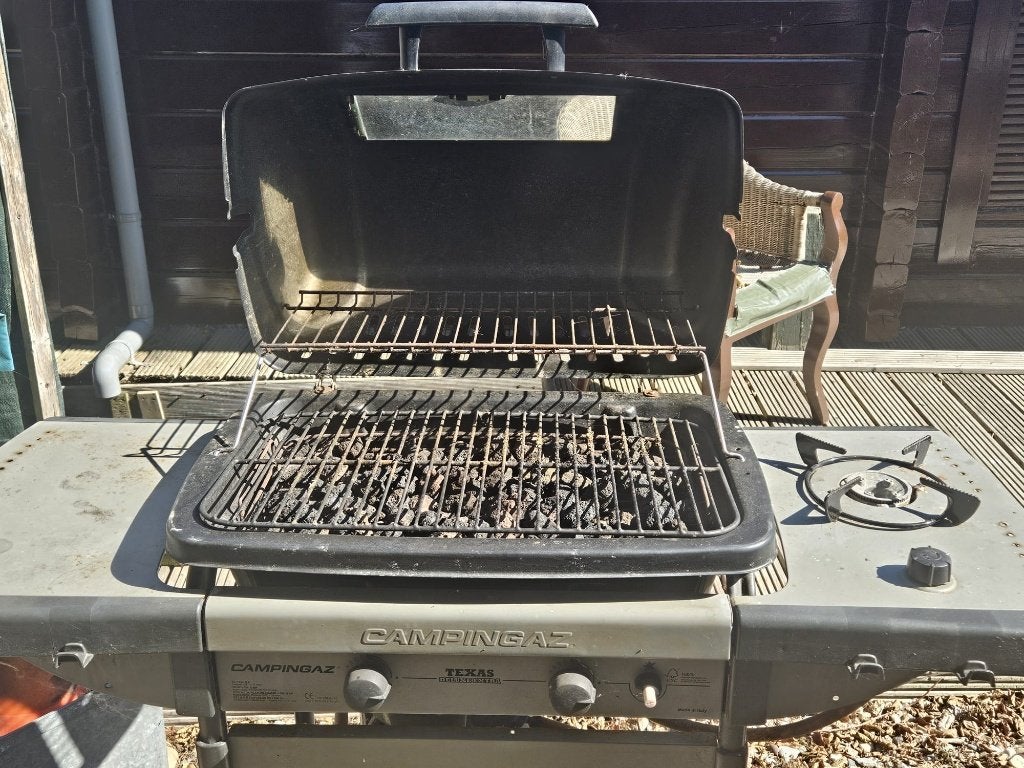 gasbarbeque op kolen, Ophalen, Gebruikt