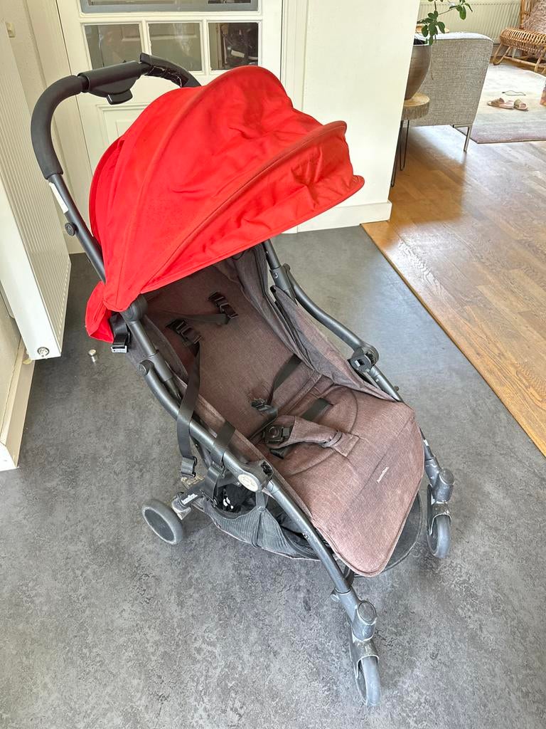 Hamilton Buggy met rode kap, Ophalen, Gebruikt