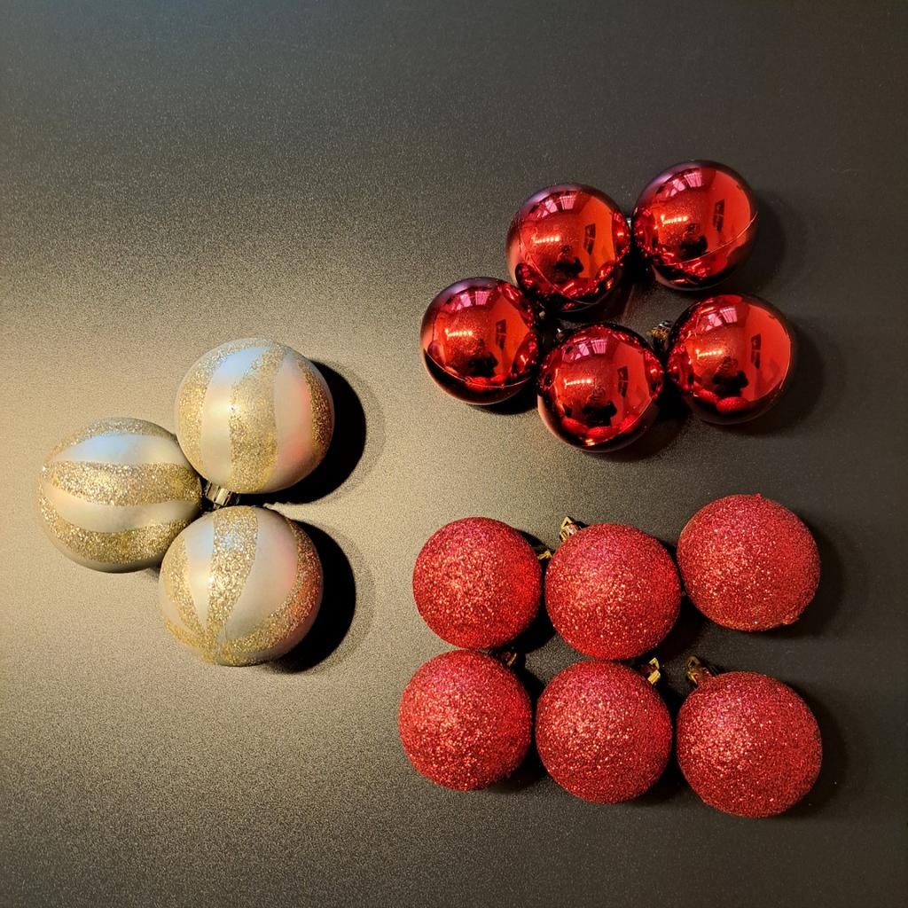 Kerstballen rood en.zilverkleurig plastic., Ophalen of Verzenden, Nieuw