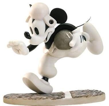 WDCC Touchdown Mickey, Rah, Rah, Verzamelen, Disney, Ophalen of Verzenden, Mickey Mouse, Zo goed als nieuw, Beeldje of Figuurtje
