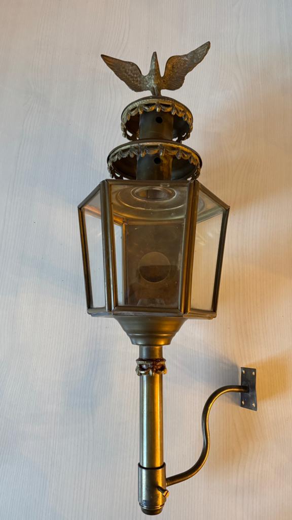 Antieke koperen koetslamp met adelaar, 52 cm hoog, Antiek en Kunst, Ophalen of Verzenden