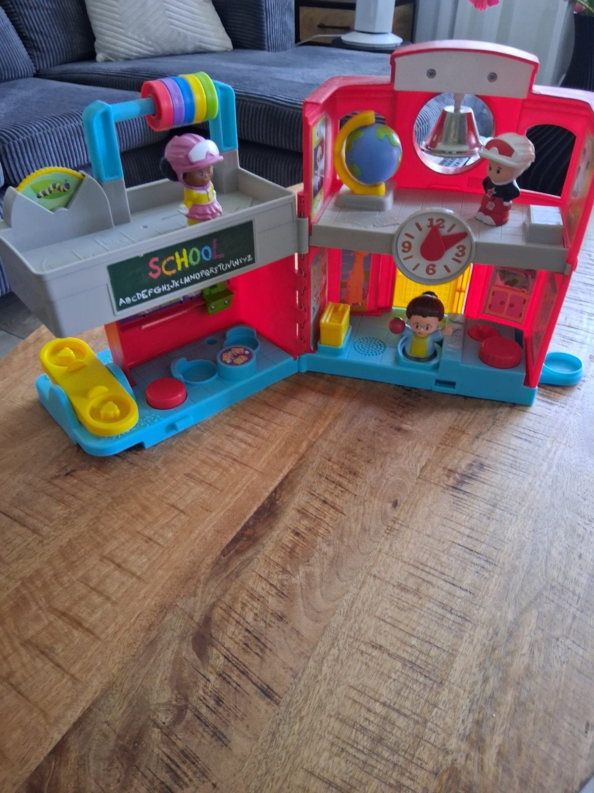Fisher price school met geluid en schoolbus, Ophalen, Zo goed als nieuw, Speelset, Met geluid