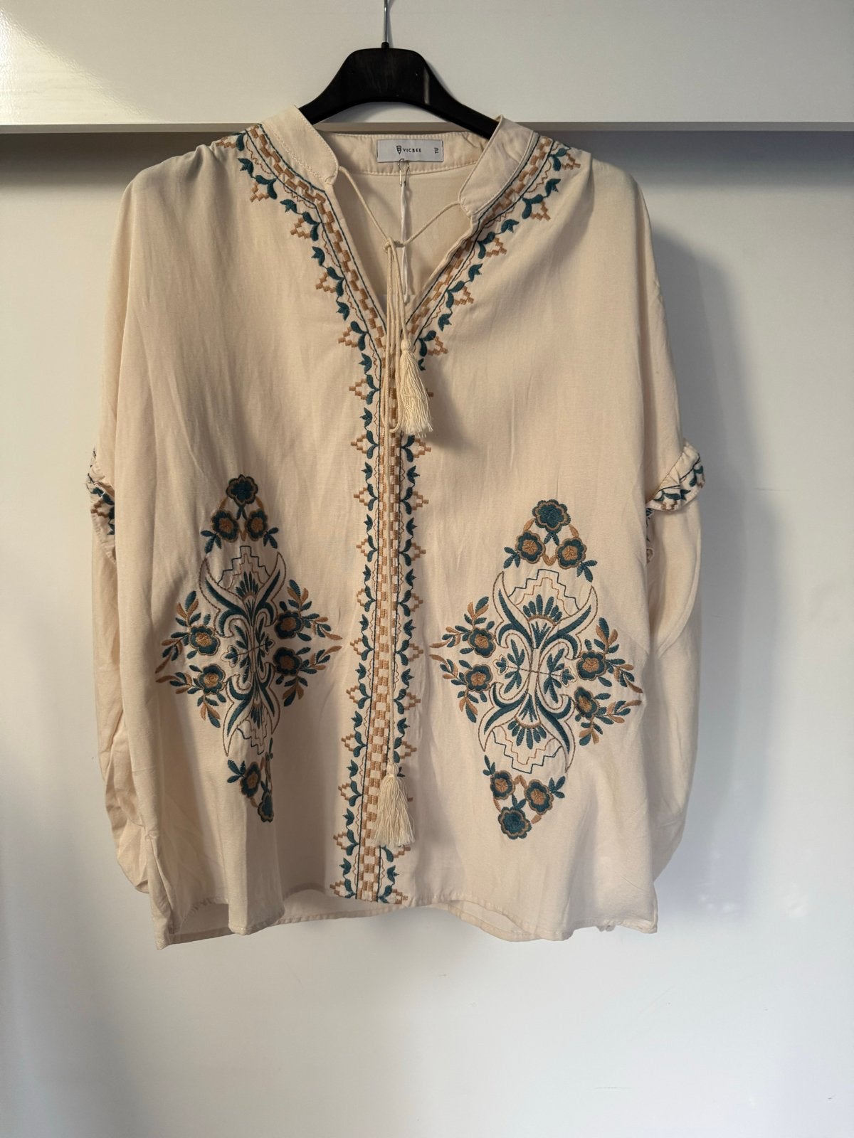 Geborduurde blouse met kwastjes, Kleding | Dames, Ophalen of Verzenden, Nieuw, Maat 38/40 (M), Beige