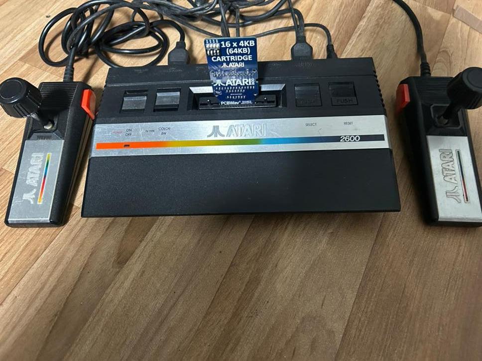 Atari 2600 jr. met 16 Activision games, Spelcomputers en Games, Spelcomputers | Atari, Ophalen of Verzenden, Zo goed als nieuw