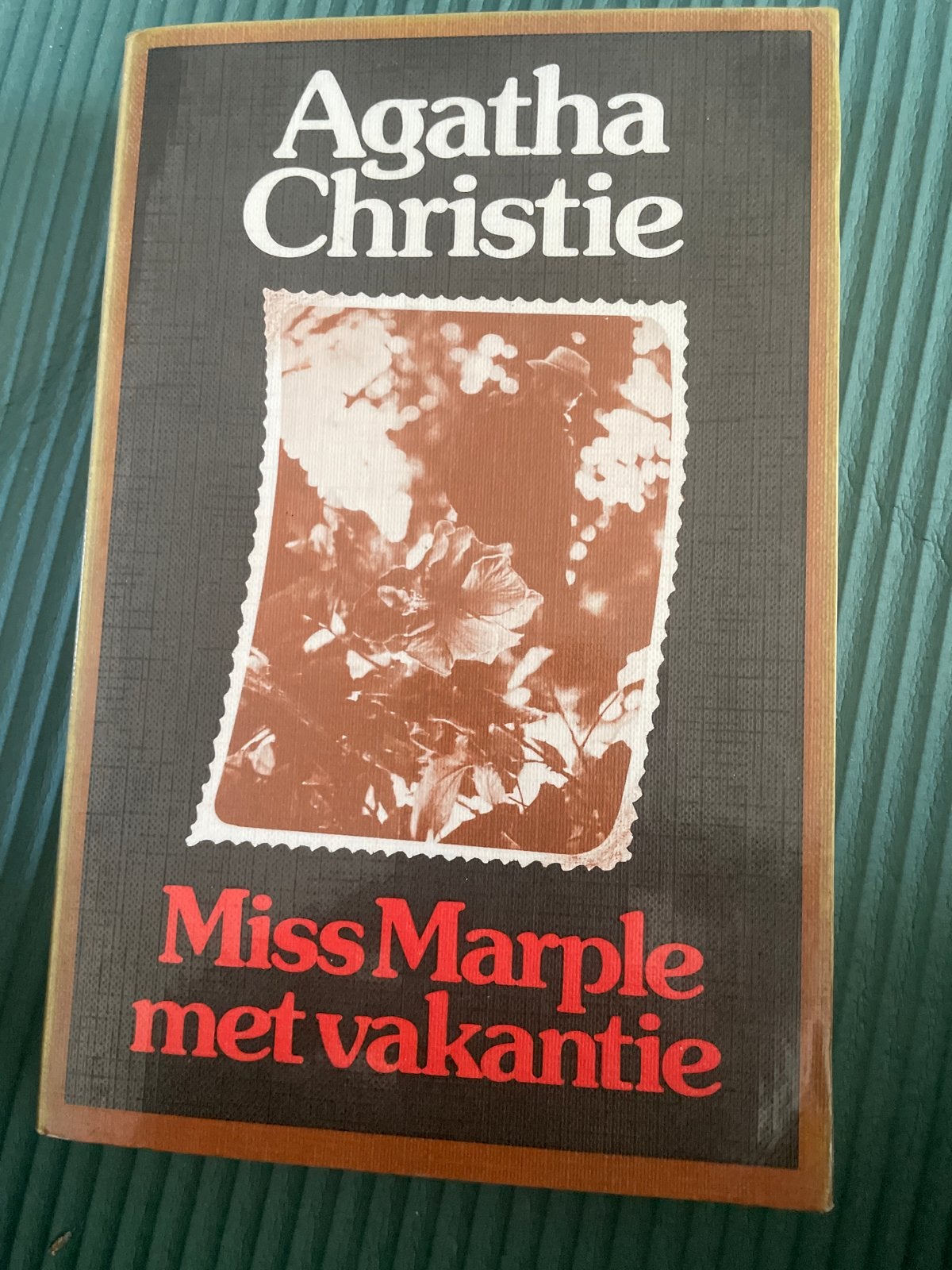 Miss Marple met vakantie - Agatha Christie (Nr. 11), Boeken, Ophalen of Verzenden, Gelezen